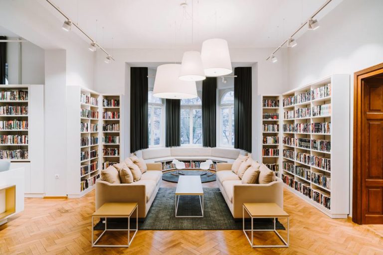 Nowe Biblioteki - Kulturalne Przestrzenie - Lustro Biblioteki