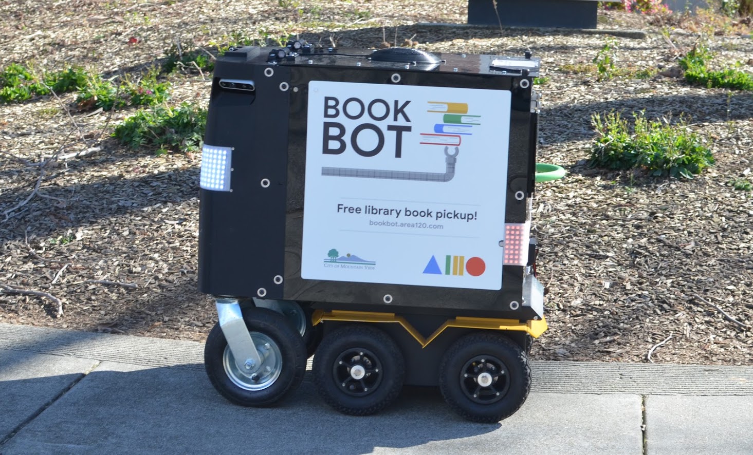 Book Bot – robot, który odbierze książki i zwróci je do biblioteki