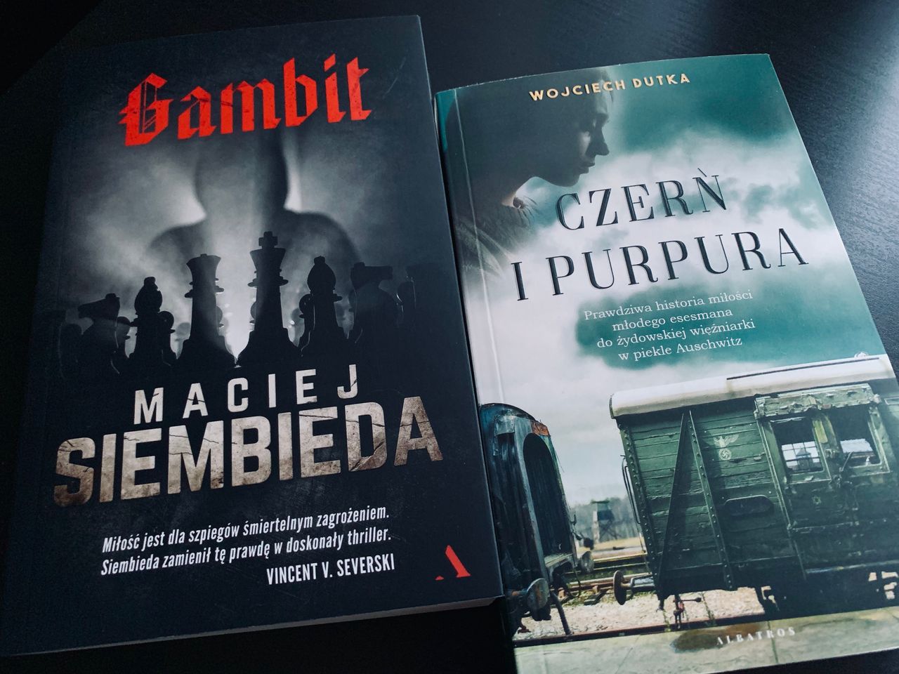 Dwie wojenne historie – Gambit oraz Czerń i purpura
